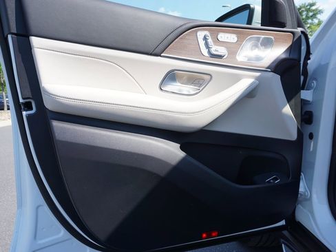 New 2026 Mercedes-Benz GLS 450 4MATIC image 16