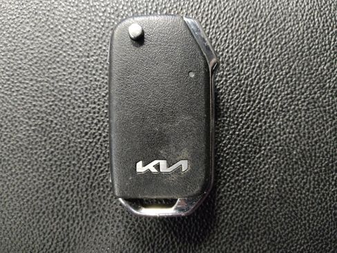 Used 2024 Kia Forte LXS FWD image 32