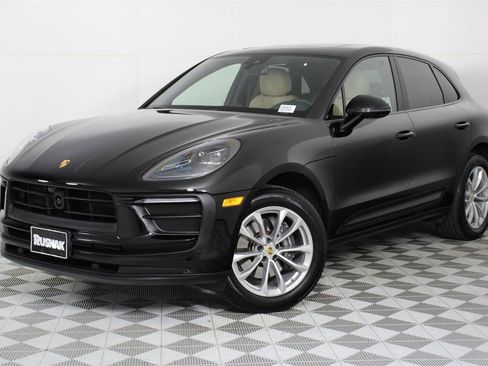 Certified 2025 Porsche Macan image 35