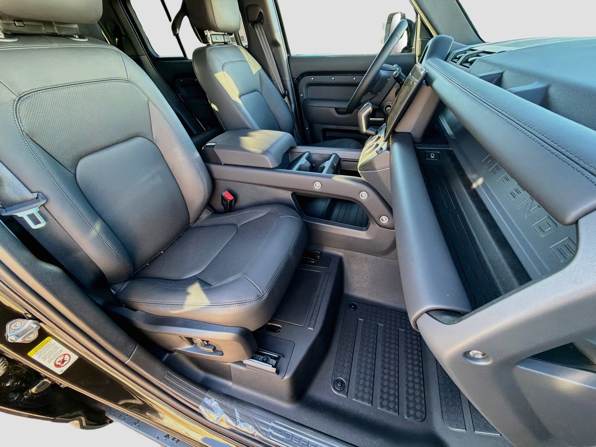 New 2026 Land Rover Defender 110 X-Dynamic SE AWD/4WD image 14