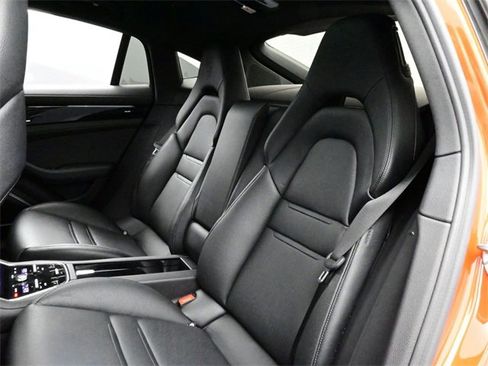 Used 2022 Porsche Panamera 4 Platinum Edition image 14