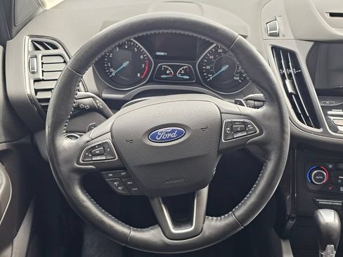 Used 2017 Ford Escape Titanium w/ Equipment Group 301A AWD/4WD image 18