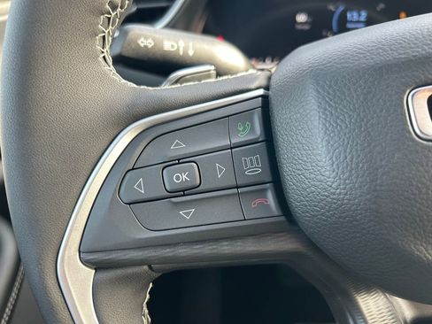 New 2025 Jeep Grand Cherokee Altitude image 18