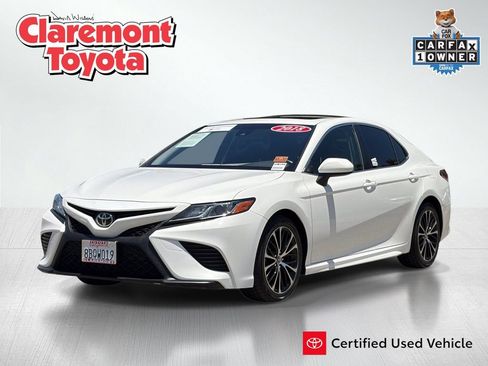 Certified 2018 Toyota Camry SE w/ Moonroof Package FWD image 1