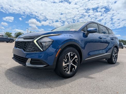 Certified 2023 Kia Sportage EX image 9