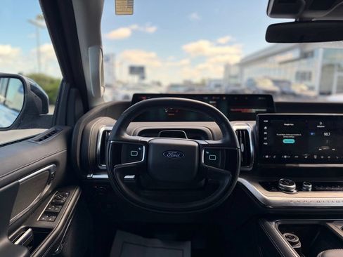 Used 2025 Ford Expedition Max Platinum AWD/4WD image 30