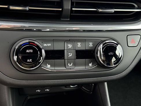 Used 2026 Buick Envista Preferred image 20