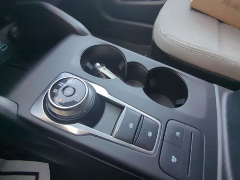 Used 2022 Ford Escape SE w/ Cold Weather Package image 19