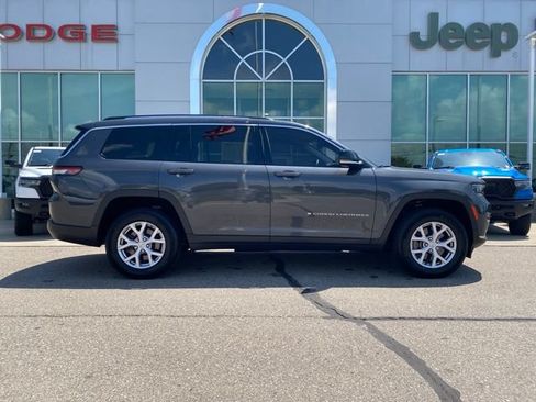 Certified 2022 Jeep Grand Cherokee L Limited AWD/4WD image 4