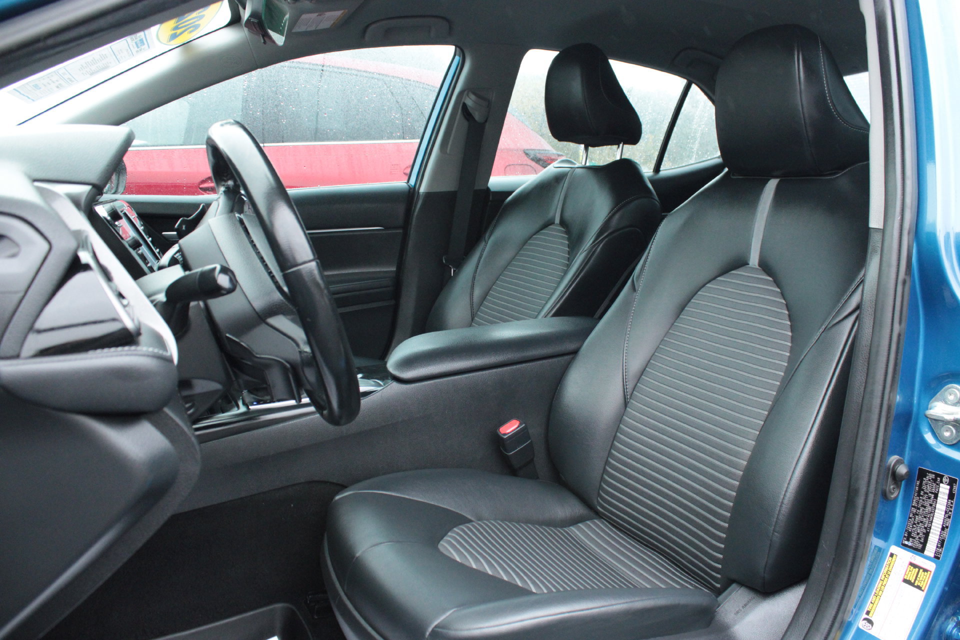 Used 2020 Toyota Camry SE FWD image 14