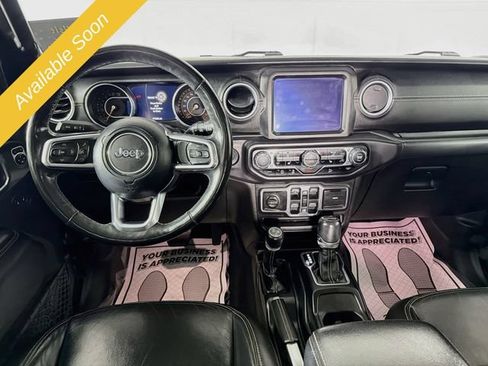 Used 2018 Jeep Wrangler Unlimited Sahara w/ Uconnect 4C Nav & Sound Group AWD/4WD image 22