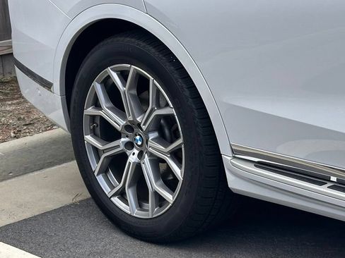 Used 2022 BMW X7 xDrive40i w/ Premium Package AWD/4WD image 5