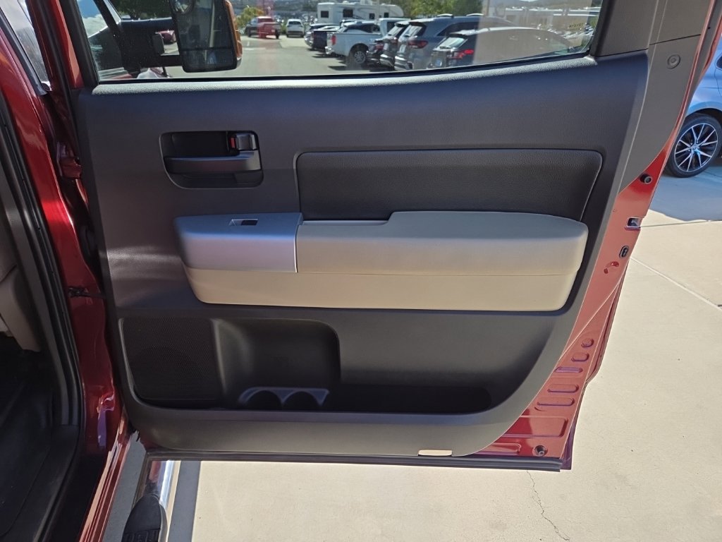 Used 2008 Toyota Tundra 4x4 CrewMax w/ Tow Pkg image 14