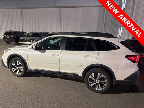Used 2022 Subaru Outback Limited image 8