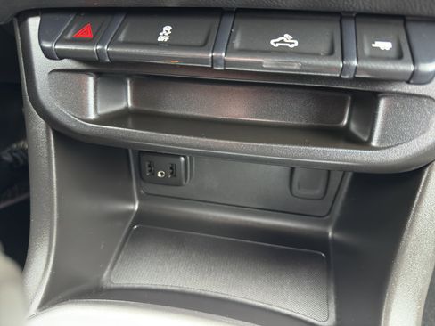 Used 2020 Chevrolet Colorado LT image 21