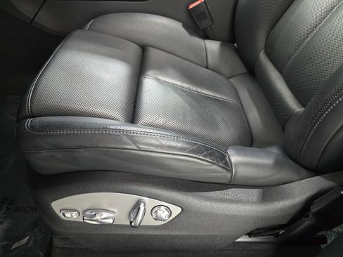 Certified 2025 Porsche Macan image 23