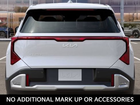 New 2027 Kia Seltos LX FWD image 13