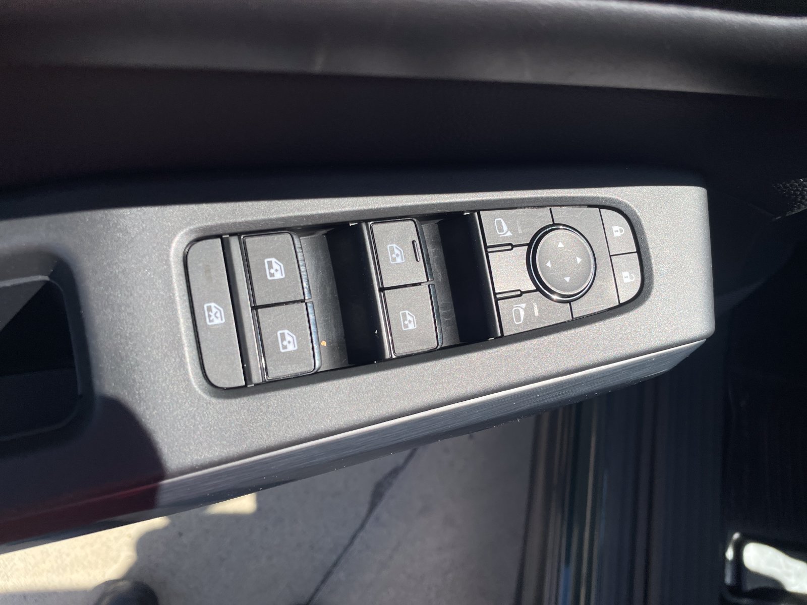 Used 2024 Nissan Pathfinder Rock Creek AWD/4WD image 22