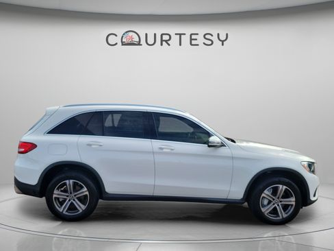 Used 2019 Mercedes-Benz GLC 300 image 6