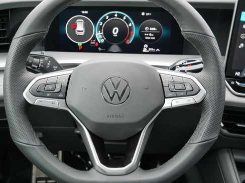 New 2026 Volkswagen Tiguan SE R-Line AWD/4WD image 11