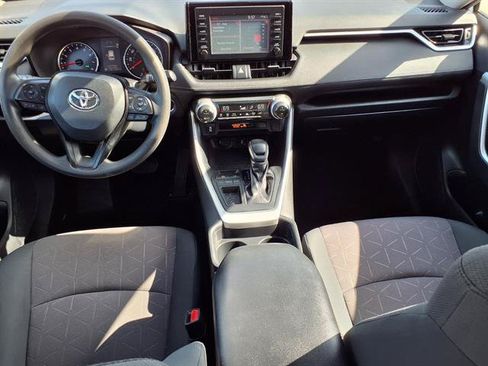 Used 2019 Toyota RAV4 XLE FWD image 4