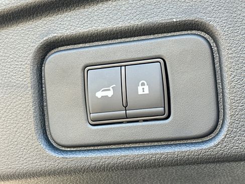 New 2025 Nissan Pathfinder SV w/ SV Premium Package image 20