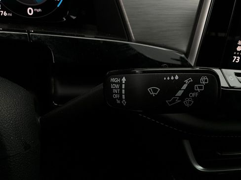 Used 2025 Volkswagen Atlas Cross Sport SE image 37