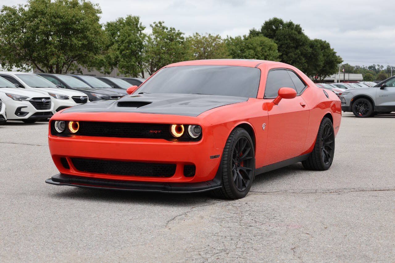 Used 2016 Dodge Challenger SRT Hellcat RWD image 6