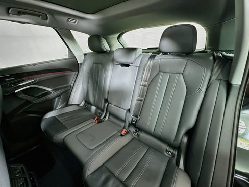 Used 2025 Audi Q5 Premium Plus w/ Premium Plus AWD/4WD image 24