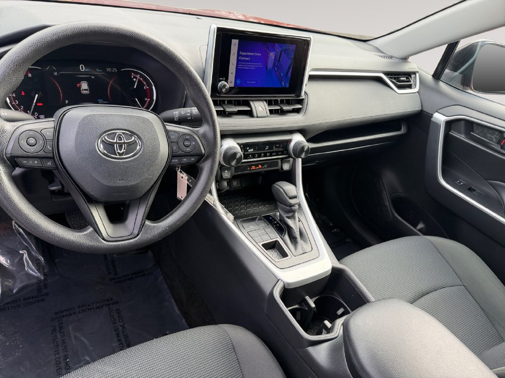 Used 2025 Toyota RAV4 LE AWD/4WD image 10