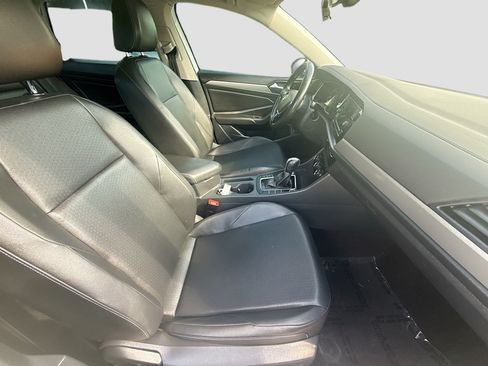 Used 2019 Volkswagen Jetta SE w/ Cold Weather Package FWD image 30