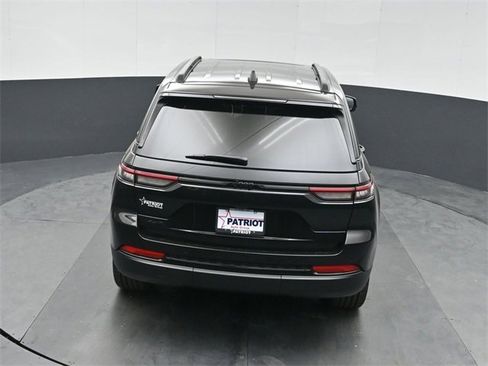 New 2025 Jeep Grand Cherokee Altitude image 34