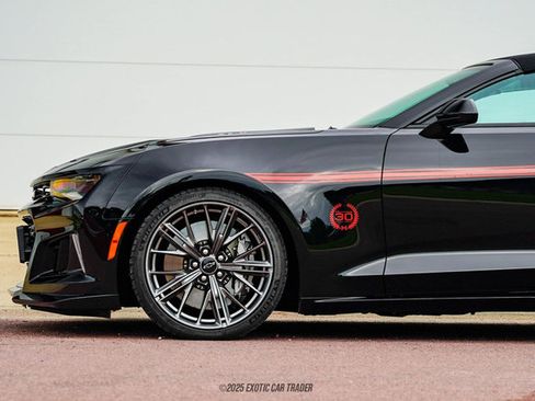 Used 2022 Chevrolet Camaro ZL1 RWD image 4