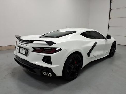 Used 2021 Chevrolet Corvette Stingray Coupe w/ Z51 Performance Package RWD image 3