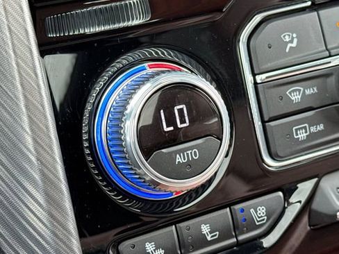 Used 2024 GMC Yukon Denali Ultimate AWD/4WD image 30