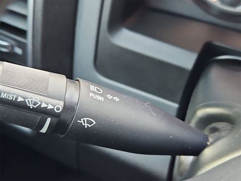 Used 2018 RAM 2500 SLT image 26