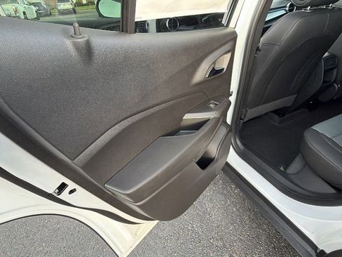 New 2026 Chevrolet Trax LT w/ Driver Confidence Package image 15