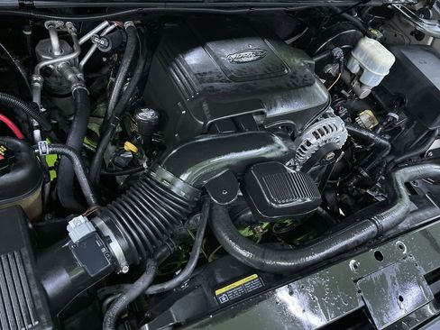 Used 2013 Cadillac Escalade Platinum image 17