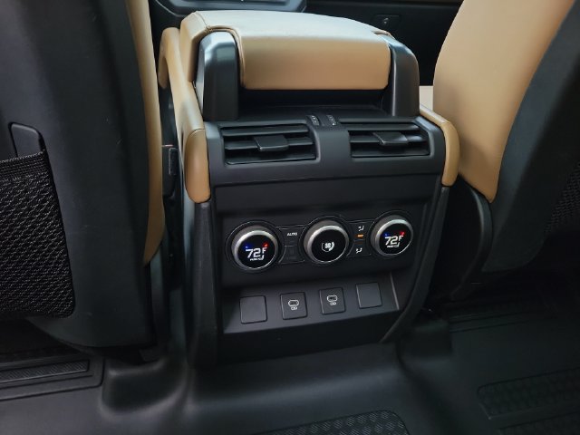 Used 2025 Land Rover Defender 110 X-Dynamic SE AWD/4WD image 15