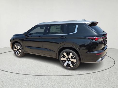 New 2025 Mitsubishi Outlander SEL image 8