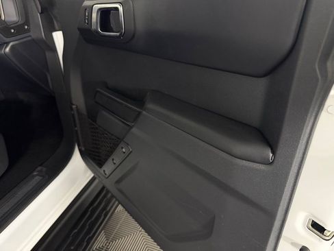 Used 2025 Ford Bronco Outer Banks AWD/4WD image 32