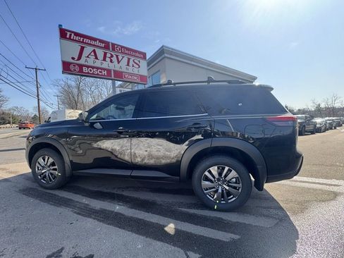 New 2026 Nissan Pathfinder SV image 6