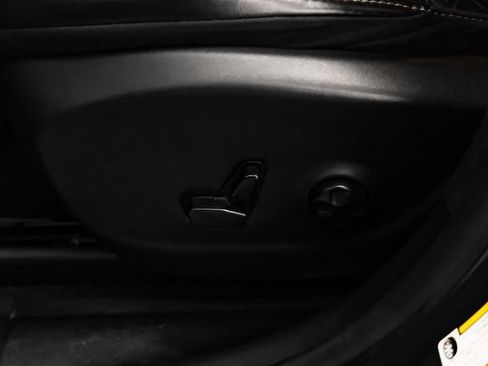 Used 2018 Jeep Cherokee Latitude Plus AWD/4WD image 27