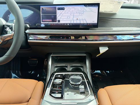New 2026 BMW 740i w/ Premium Package RWD image 19