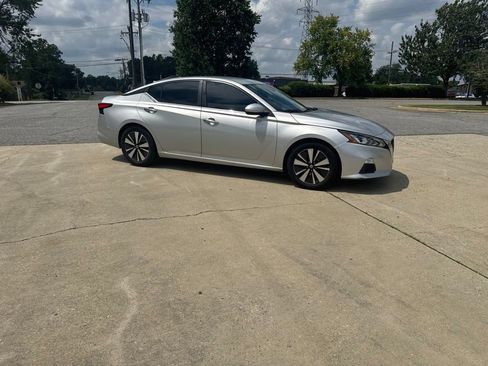 Used 2021 Nissan Altima 2.5 SV FWD image 7
