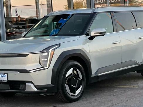 Used 2024 Kia EV9 Wind image 49