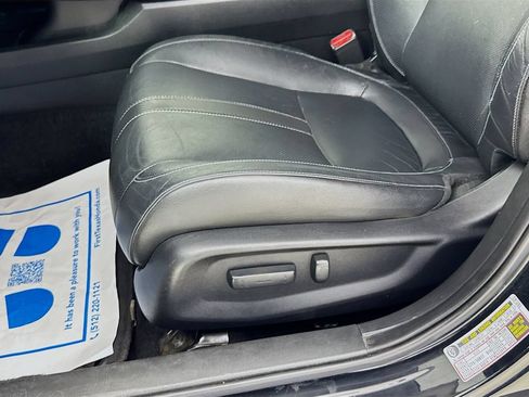 Used 2018 Honda Civic EX-L image 25