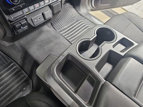 Used 2021 Chevrolet Silverado 1500 LT image 29