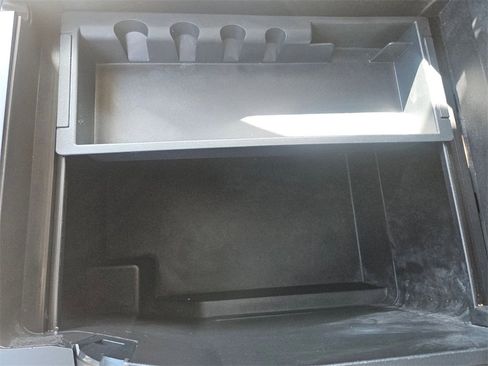 Used 2024 Ford Expedition Max XLT image 29