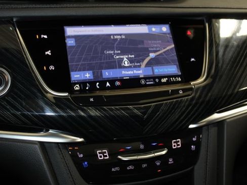 Used 2024 Cadillac XT6 Premium Luxury w/ Technology Package AWD/4WD image 17